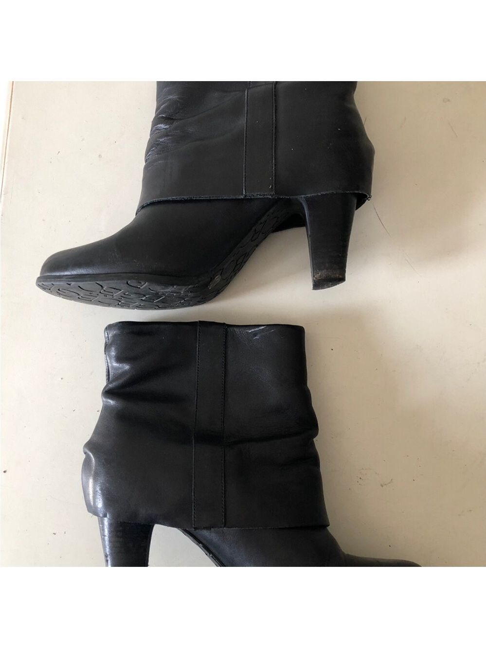 Size 7B BCBG Paris Cinelia Black Leather Ankle Boots Fold Over Cuff Design Goth